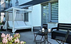 Comfortable Flat With Garden, Self Check-In, Parking Free